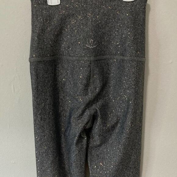 Beyond Yoga Alloy Ombre Leggings size XS NEW Metallic Grey Gold High-Rise - Picture 9 of 11